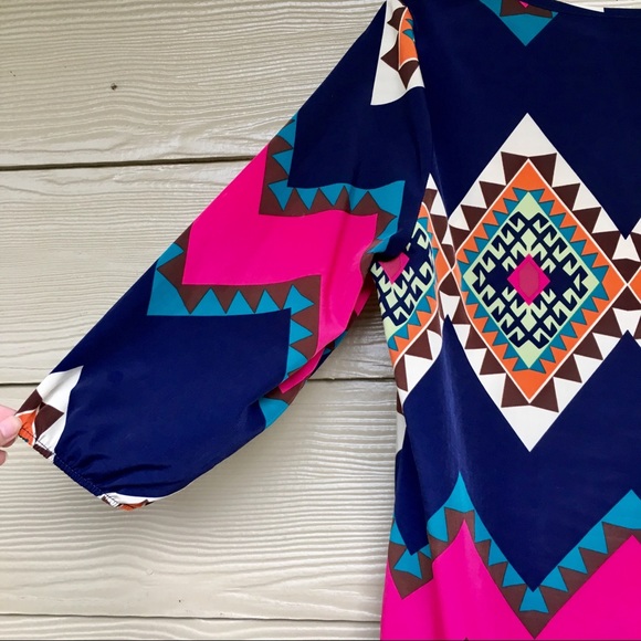 2/$25 | Francesca’s Geometric Multi Blouse | EUC - Picture 5 of 8